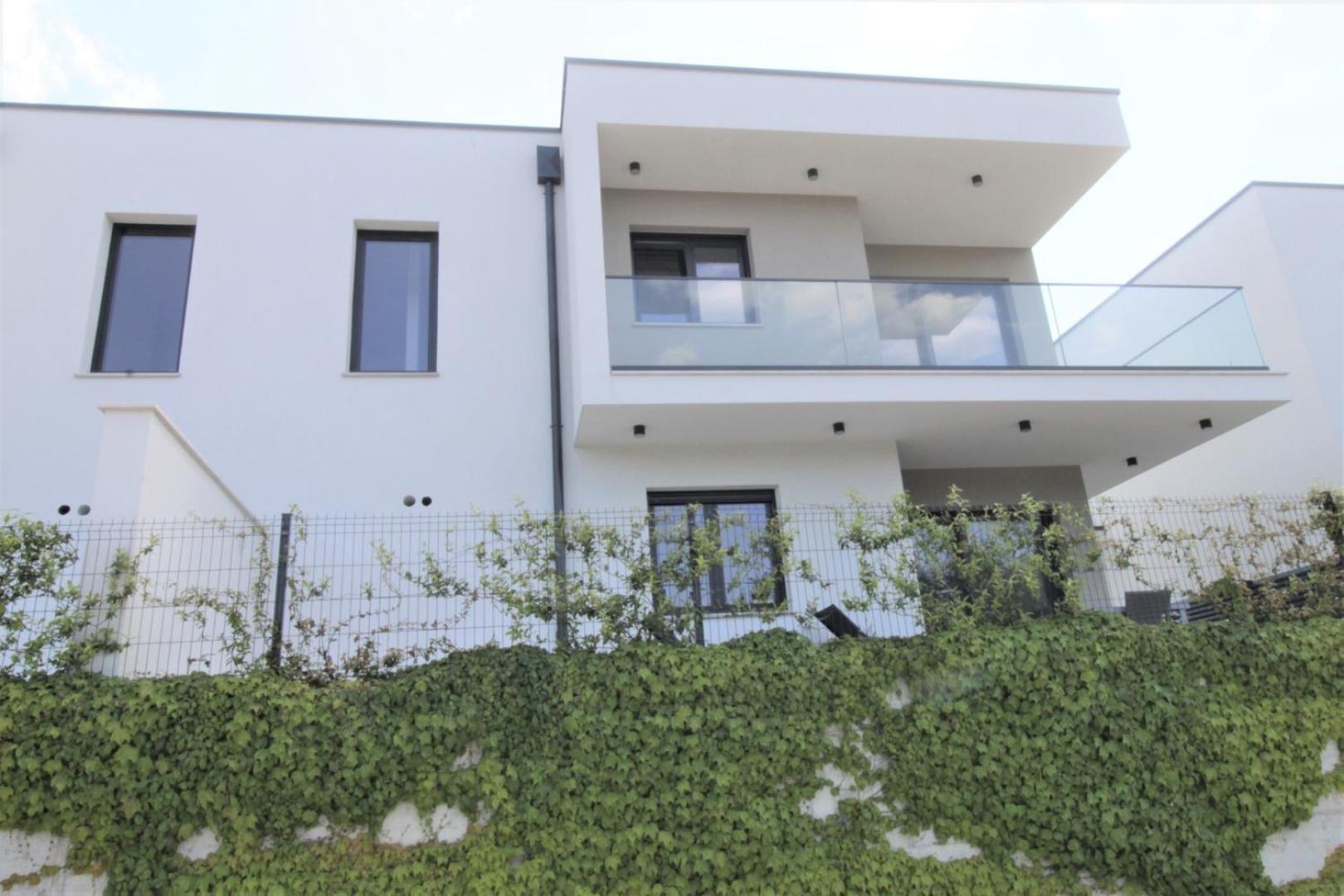 House Andrej Basanija