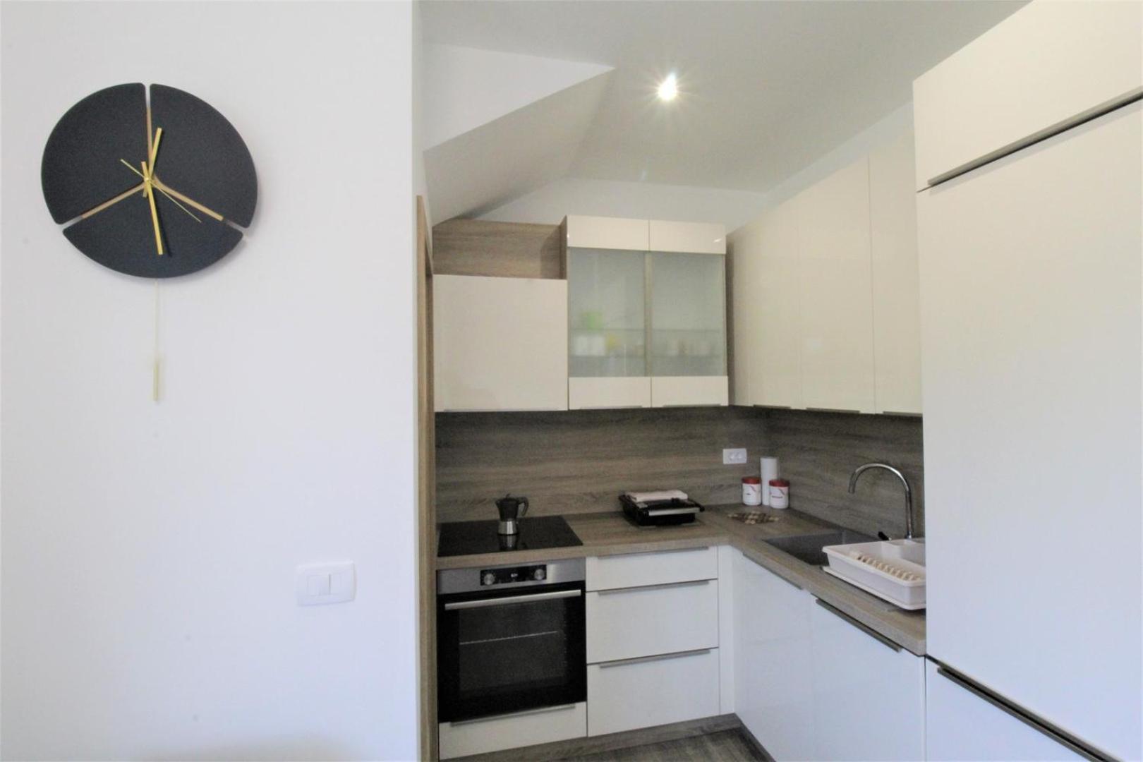 House Andrej, Entire Semi-detached House With A Terrace, Parking, 400 M From Case de vacanță *