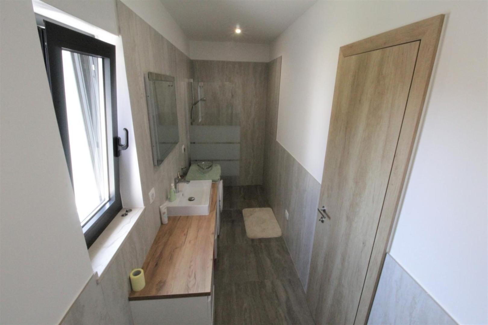 Case de vacanță House Andrej, Entire Semi-detached House With A Terrace, Parking, 400 M From Bašanija
