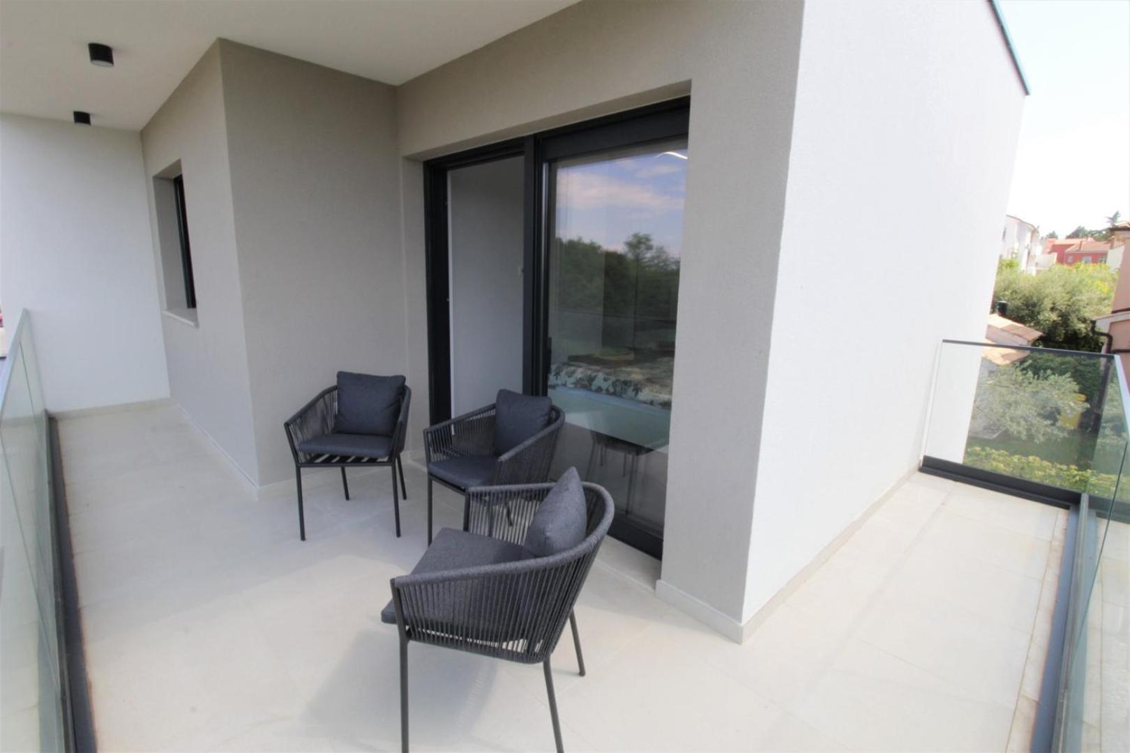 Case de vacanță House Andrej, Entire Semi-detached House With A Terrace, Parking, 400 M From Bašanija
